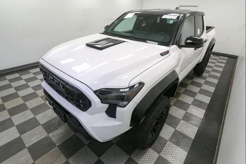 Ice Cap w/Black Roof 2026 Toyota Tacoma Hybrid TRD Pro