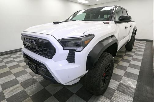 Ice Cap w/Black Roof 2026 Toyota Tacoma Hybrid TRD Pro