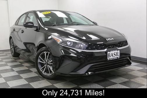 Aurora Black 2023 Kia Forte LXS