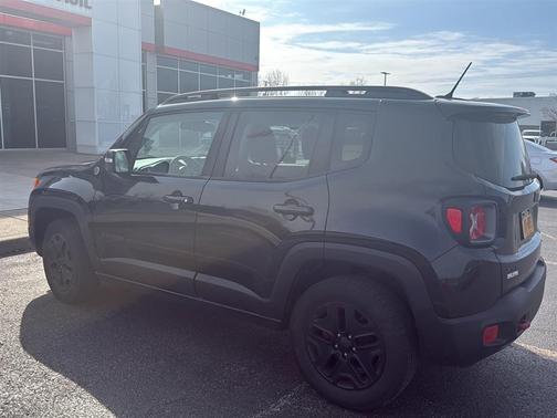 2017 Jeep Renegade Trailhawk