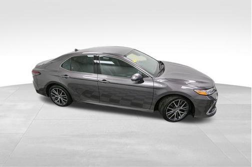 2023 Toyota Camry Hybrid XLE