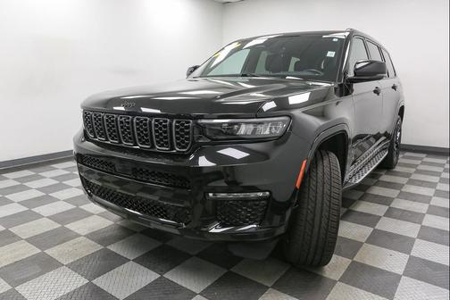 Diamond Black Crystal Pearlcoat 2023 Jeep Grand Cherokee L Summit Reserve