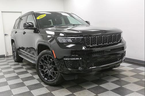 Diamond Black Crystal Pearlcoat 2023 Jeep Grand Cherokee L Summit Reserve