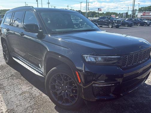 Diamond Black Crystal Pearlcoat 2023 Jeep Grand Cherokee L Summit Reserve