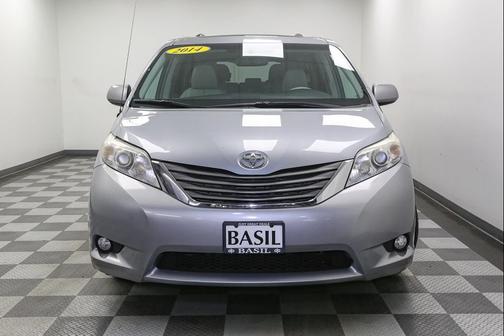 Silver Sky Metallic 2014 Toyota Sienna XLE