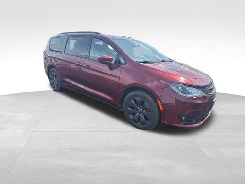 2020 Chrysler Pacifica Hybrid Touring L