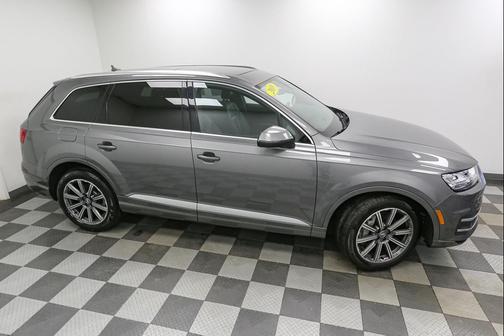 Graphite Gray Metallic 2018 Audi Q7 3.0T Premium Plus