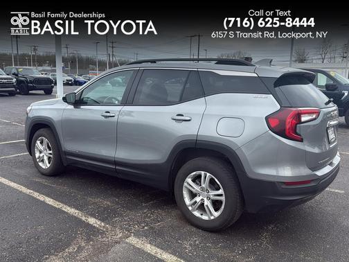 Sterling Metallic 2023 GMC Terrain SLE