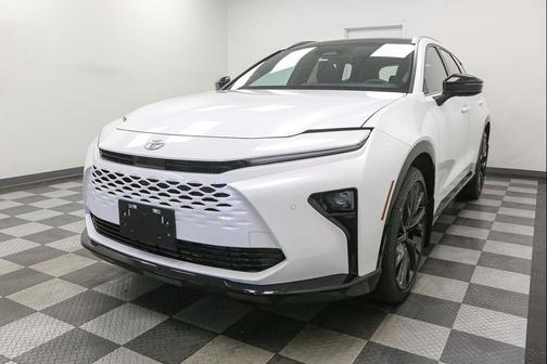 Oxygen White 2026 Toyota Crown Signia Limited