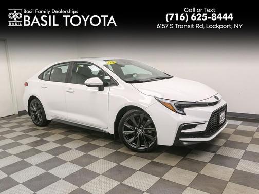 Ice Cap 2024 Toyota Corolla SE