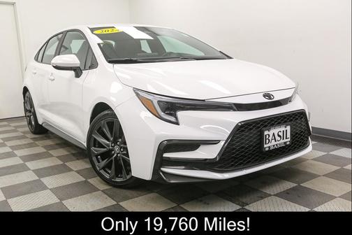 Ice Cap 2024 Toyota Corolla SE