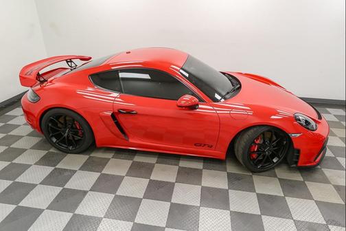 2023 Porsche 718 Cayman GT4