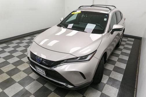 Titanium Glow 2023 Toyota Venza XLE