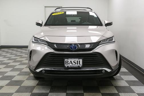 Titanium Glow 2023 Toyota Venza XLE