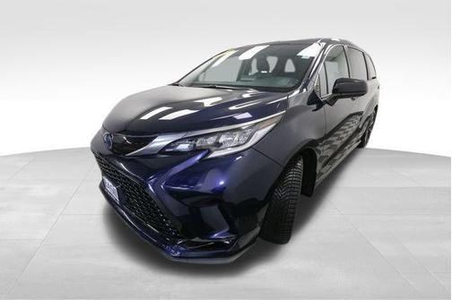 2022 Toyota Sienna XSE 7 Passenger