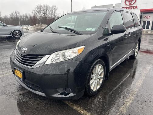 2017 Toyota Sienna LE