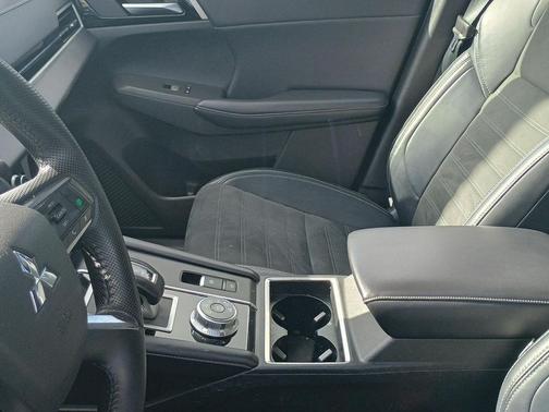 2024 Mitsubishi Outlander