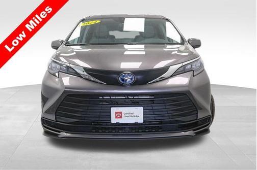 2024 Toyota Sienna LE
