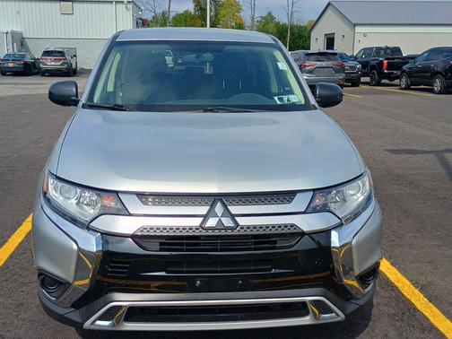 2020 Mitsubishi Outlander ES
