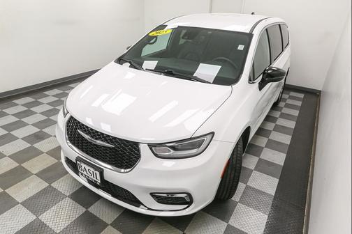 2025 Chrysler Pacifica L