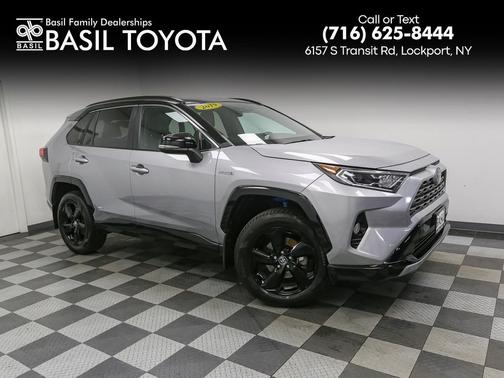 Silver Sky Metallic w/Black Roof 2019 Toyota RAV4 Hybrid SE