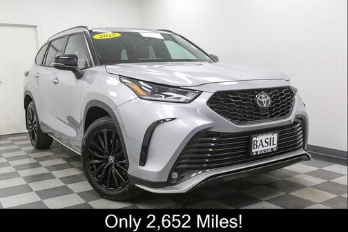 Celestial Silver Metallic 2025 Toyota Highlander XSE