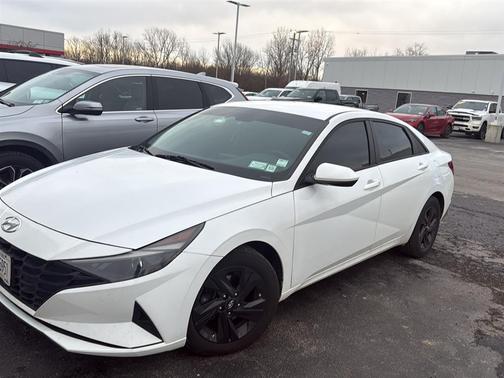 2021 Hyundai ELANTRA SEL