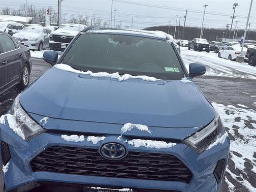 2022 Toyota RAV4 Hybrid SE