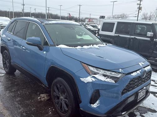 2022 Toyota RAV4 Hybrid SE