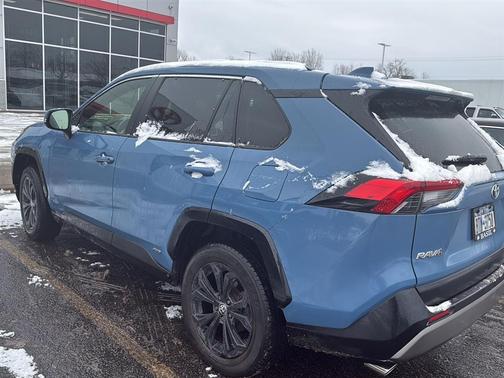 2022 Toyota RAV4 Hybrid SE