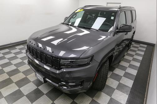 Baltic Grey Metallic 2024 Jeep Wagoneer Series II Carbide