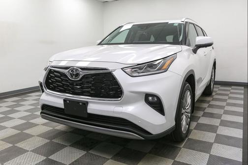 2026 Toyota Highlander Hybrid Platinum