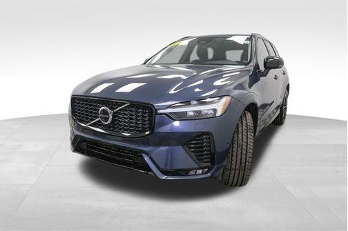 2024 Volvo XC60 B5 Plus Dark Theme