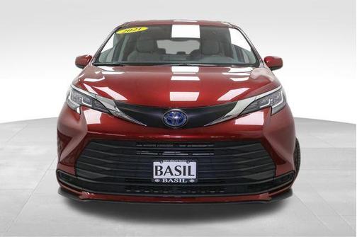 2021 Toyota Sienna LE