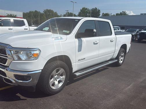Bright White Clearcoat 2022 RAM 1500 Big Horn/Lone Star