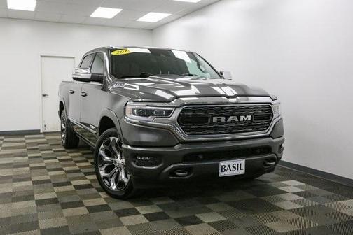 Photo 2 of 32 of 2019 RAM 1500 Limited