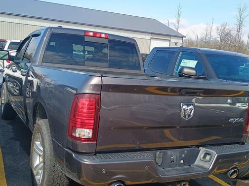 Granite Crystal Metallic 2016 RAM 1500 Sport