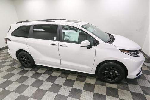 2026 Toyota Sienna Woodland Edition