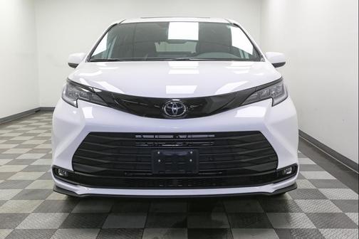 2026 Toyota Sienna Woodland Edition