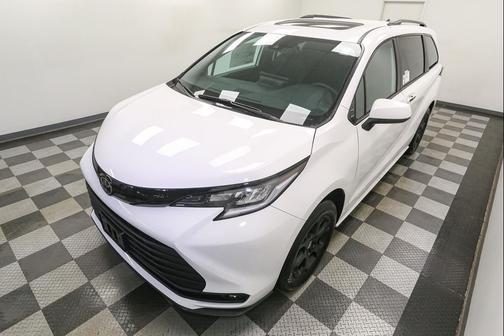 2026 Toyota Sienna Woodland Edition