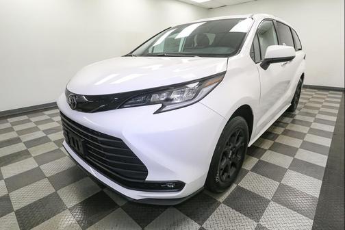 2026 Toyota Sienna Woodland Edition
