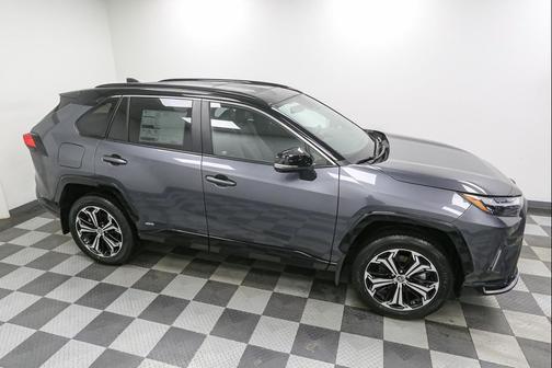 2025 Toyota RAV4 Hybrid SE