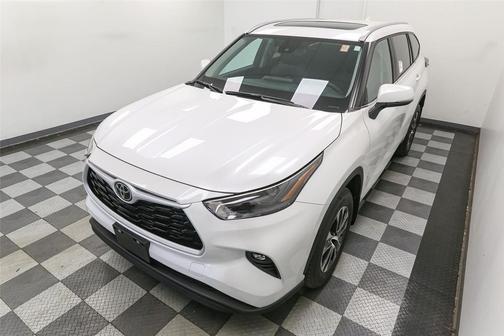 2025 Toyota Highlander XLE