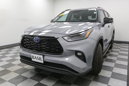 2024 Toyota Highlander Hybrid XLE
