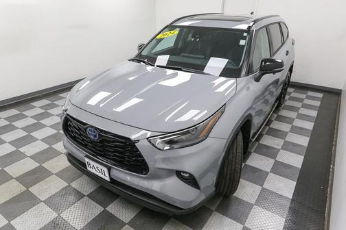 2024 Toyota Highlander Hybrid XLE