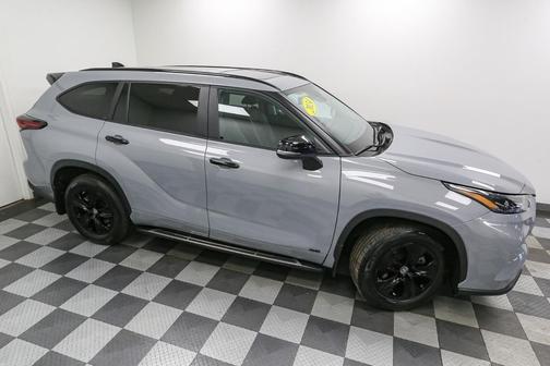 2024 Toyota Highlander Hybrid XLE