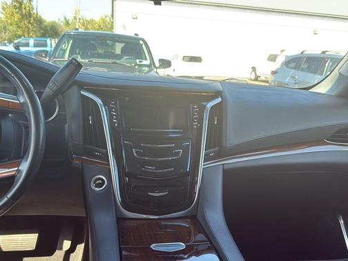 2019 Cadillac Escalade Luxury