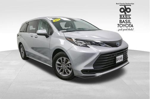 2021 Toyota Sienna LE