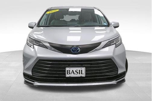 2021 Toyota Sienna LE