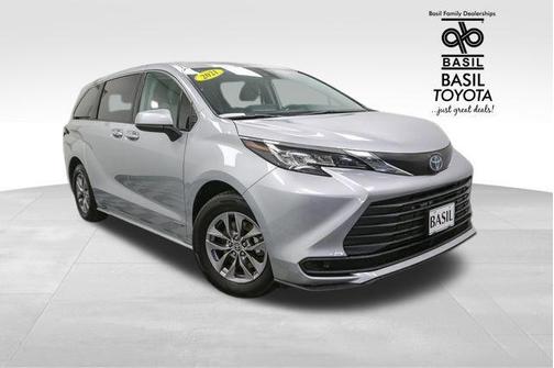 2021 Toyota Sienna LE